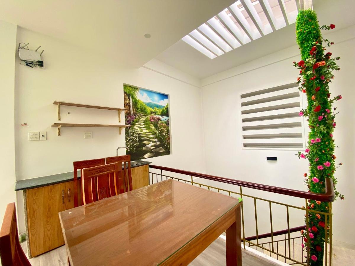 Moon'S House Homestay Куинён Экстерьер фото