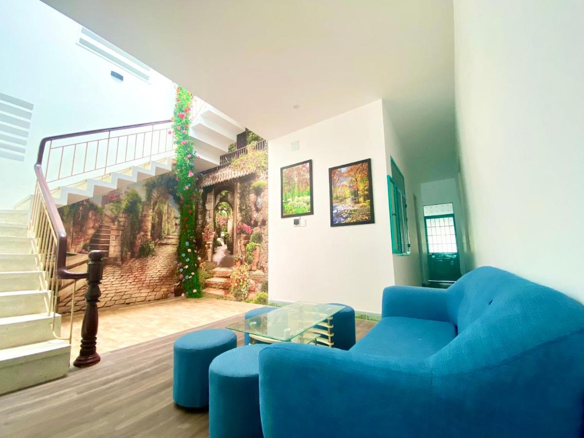 Moon'S House Homestay Куинён Экстерьер фото