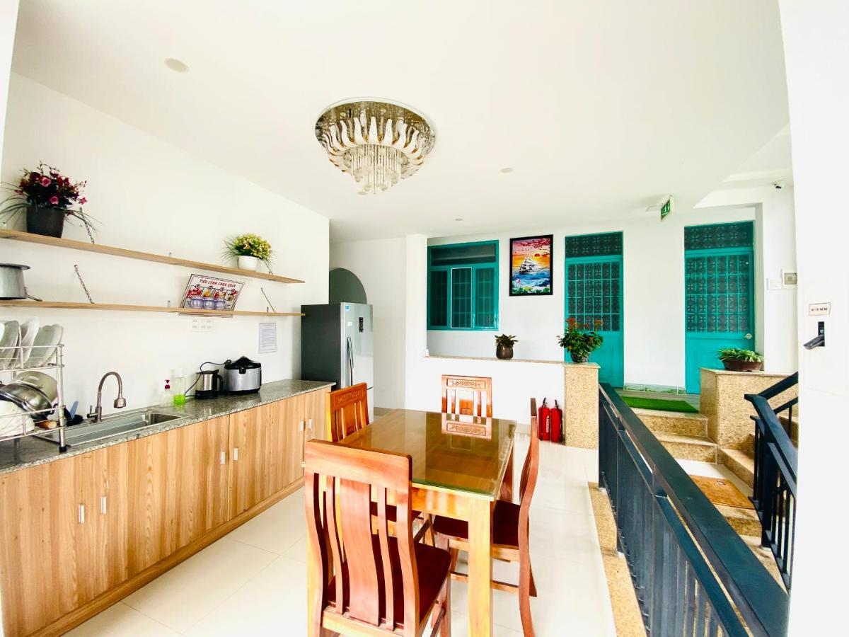 Moon'S House Homestay Куинён Экстерьер фото