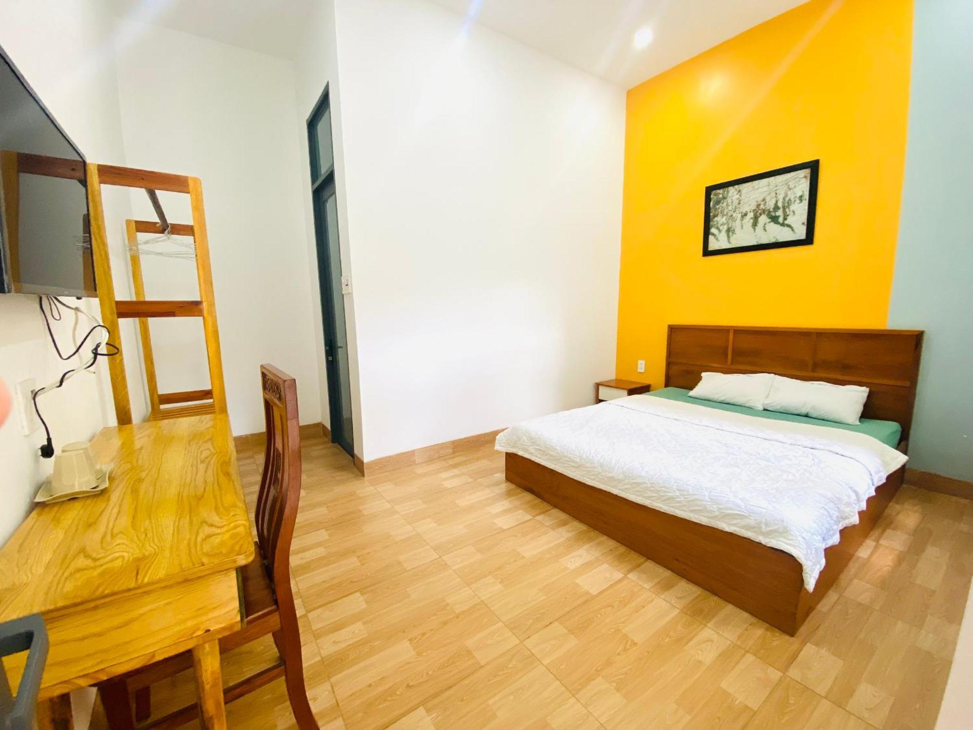 Moon'S House Homestay Куинён Экстерьер фото