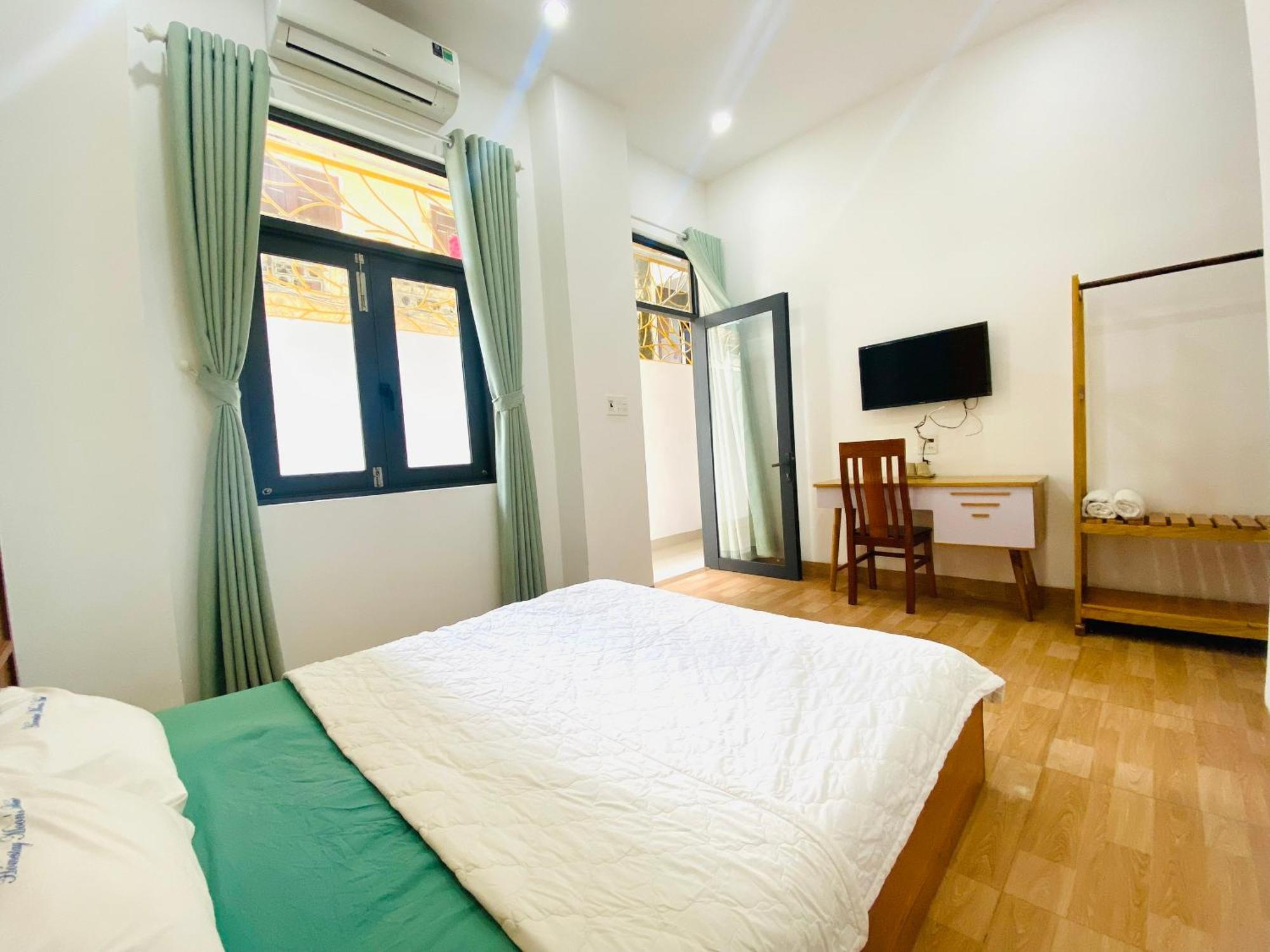 Moon'S House Homestay Куинён Экстерьер фото
