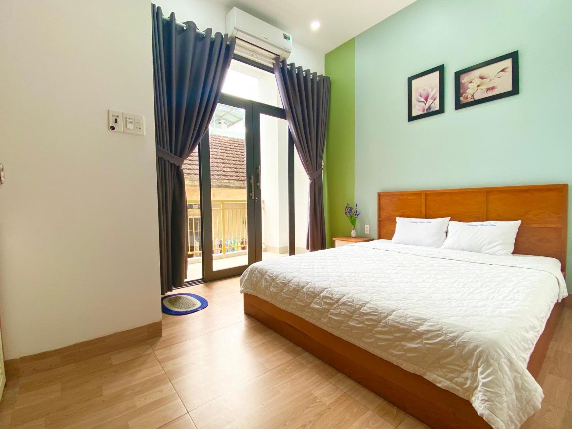 Moon'S House Homestay Куинён Экстерьер фото