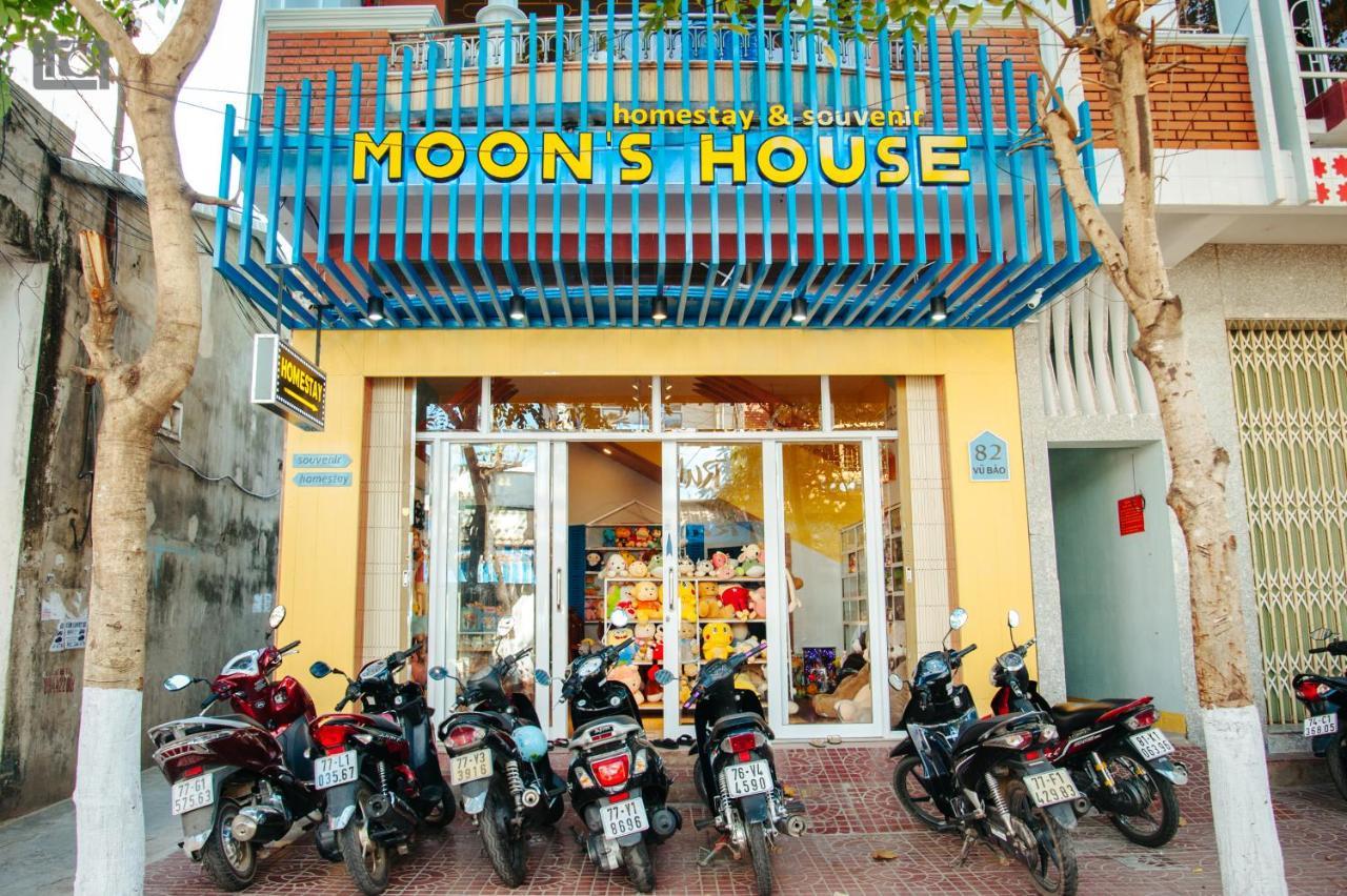 Moon'S House Homestay Куинён Экстерьер фото